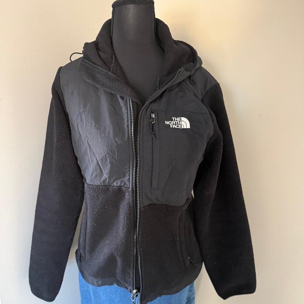 North Face Denali Jacket with Hoodie Size Small Womens